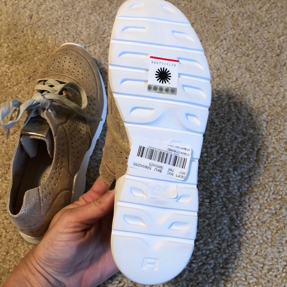 Ugg Women’s Tye Stardust Gold Sneaker 8.5 - Picture 7 of 7